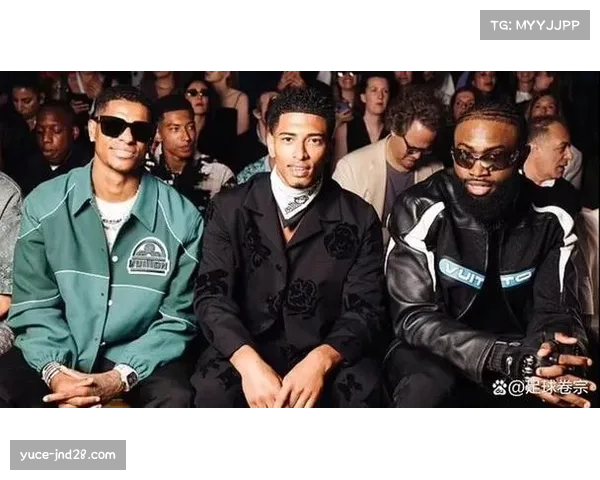 贝林厄姆亮相路易威登新品广告,携爱犬展现时尚新风貌 贝林厄姆亮相路易威登新品广告,携爱犬展现时尚新风貌